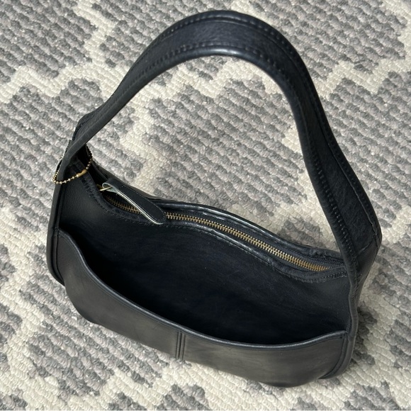 Coach Vintage Pocket Zip Bag 9033 in Black Genuine Leather - Picture 10 of 16